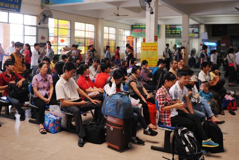 Mệt mỏi đường về quê ngày lễ - ảnh 2