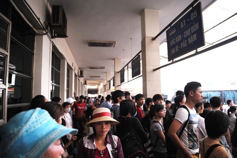 Mệt mỏi đường về quê ngày lễ - ảnh 3