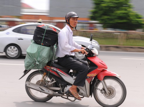 Mệt mỏi đường về quê ngày lễ - ảnh 8