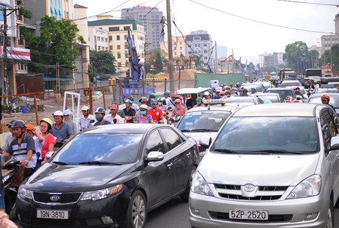 Mệt mỏi đường về quê ngày lễ - ảnh 9