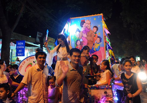 Độc đáo lễ rước đèn Trung thu Tuyên Quang giữa lòng Hà Nội - ảnh 12