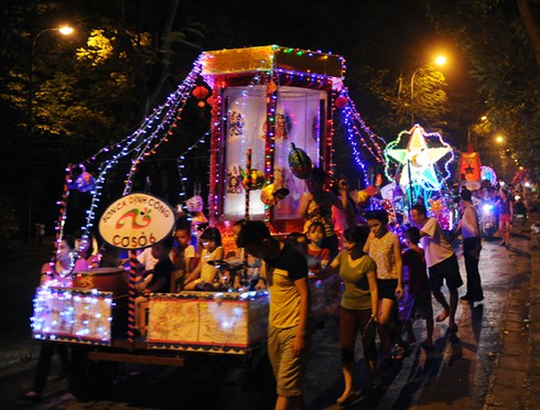 Độc đáo lễ rước đèn Trung thu Tuyên Quang giữa lòng Hà Nội - ảnh 13