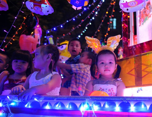 Độc đáo lễ rước đèn Trung thu Tuyên Quang giữa lòng Hà Nội - ảnh 6