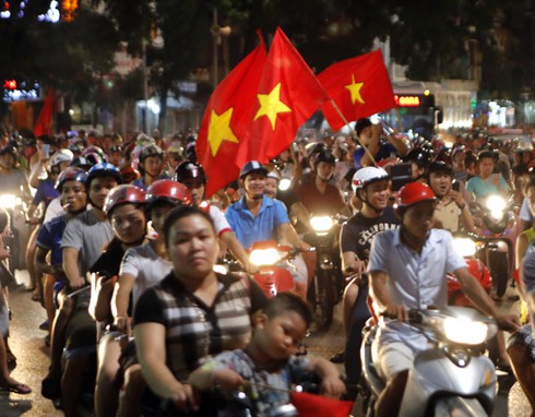 Hình ảnh ấn tượng nhất Mỹ Đình khi U19 Việt Nam đại thắng Myanmar 4-1 - ảnh 15