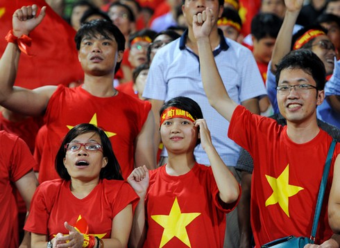 Sát cánh U19 Việt Nam, những bóng hồng