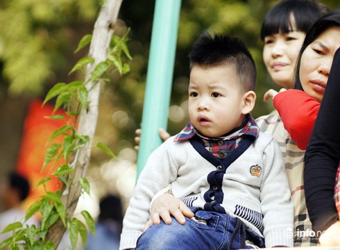 Chùm ảnh những gương mặt mệt mỏi đi chơi đầu năm mới - ảnh 7