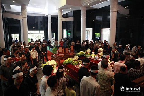 Xót thương đưa tiễn 5 nạn nhân trong đám cháy Hoàng Mai - ảnh 9