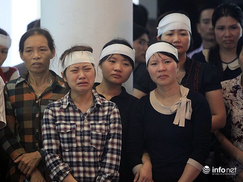 Xót thương đưa tiễn 5 nạn nhân trong đám cháy Hoàng Mai - ảnh 5