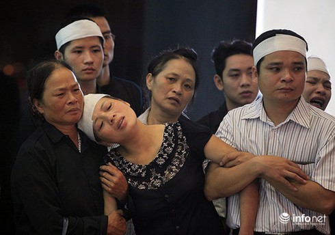 Xót thương đưa tiễn 5 nạn nhân trong đám cháy Hoàng Mai - ảnh 6