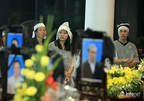 Xót thương đưa tiễn 5 nạn nhân trong đám cháy Hoàng Mai - ảnh 7