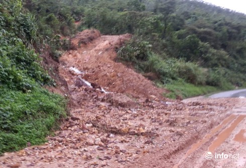 Quảng Ninh: Thêm một địa phương bị chia cắt vì mưa lớn - ảnh 1