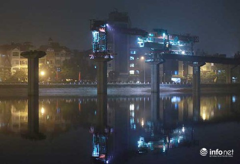 Cận cảnh màn lao thanh dầm khổng lồ qua hồ Hoàng Cầu - ảnh 8