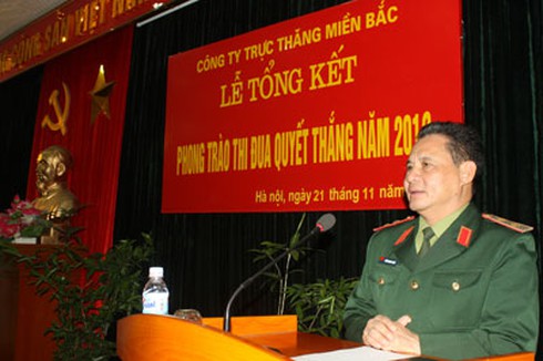 Khen thưởng tổ bay trực thăng cứu người trong bão Sơn Tinh - ảnh 2