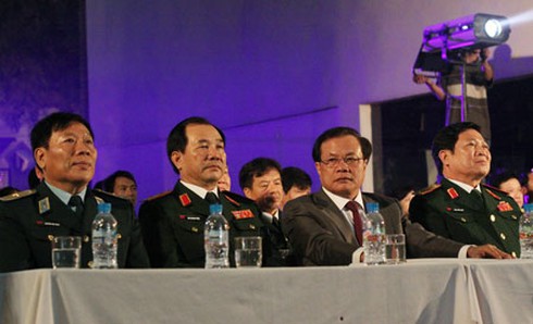 B57, B52 hay 'Bê' gì cũng đánh - ảnh 1