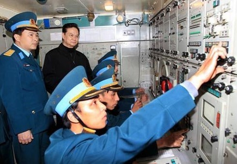Thủ tướng thăm đoàn tên lửa S-300 hiện đại - ảnh 5