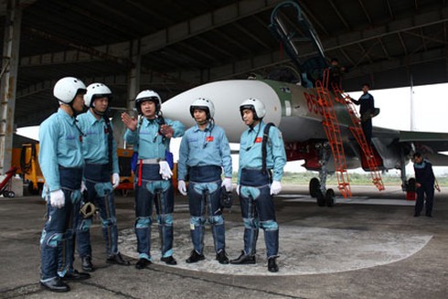 Thủ tướng thăm Trung đoàn tiêm kích đa năng Su-30MK hiện đại - ảnh 1