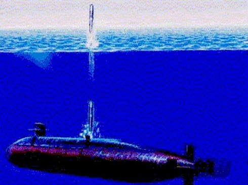 Tấn công bằng tên lửa.