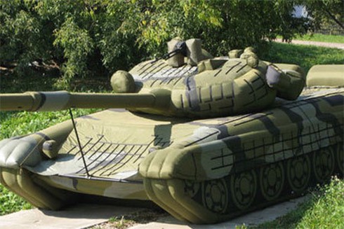 Quân đội Nga sẽ đặt mua số lượng lớn xe tăng, chiến đấu cơ…”bơm hơi” - ảnh 1