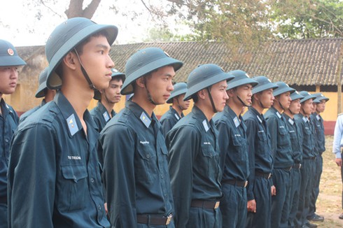 Xem chiến sĩ mới Sư đoàn PKKQ 361 luyện điều lệnh - ảnh 2
