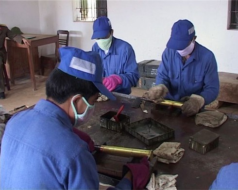 Vào xem kho dự trữ, bảo quản vũ khí của Quân khu 4 - ảnh 12