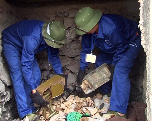 Vào xem kho dự trữ, bảo quản vũ khí của Quân khu 4 - ảnh 11