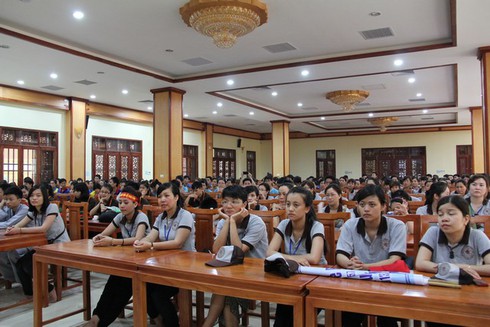 Thanh niên phật tử Hà Nội đạp xe, làm từ thiện mừng Phật Đản PL 2557 - ảnh 28