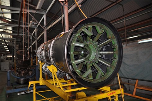 Thăm nhà máy sửa chữa máy bay chiến đấu của Việt Nam - ảnh 2
