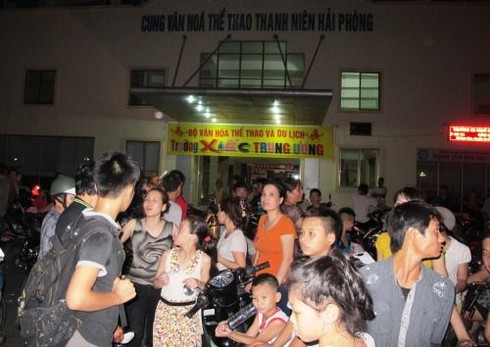 Đoàn xiếc bị dân vây đánh vì biểu diễn kiểu 'treo đầu dê' - ảnh 1