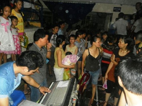 Đoàn xiếc bị dân vây đánh vì biểu diễn kiểu 'treo đầu dê' - ảnh 2