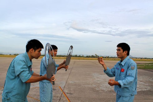 Hình ảnh học viên phi công quân sự huấn luyện trên máy bay L-39 - ảnh 3