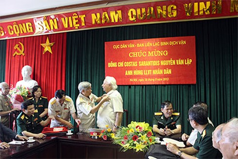 Trao danh hiệu Anh hùng cho Chiến sĩ quốc tế Kostas Sarantidis - Nguyễn Văn Lập - ảnh 2