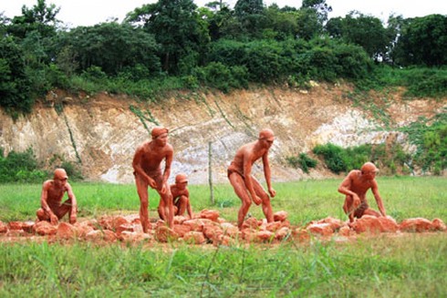 Kỹ thuật hóa trang của đặc công vùng đất đỏ bazan - ảnh 5