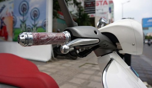 50 chiếc Vespa 946 giá 380 triệu đã đến tay khách hàng Việt - ảnh 3