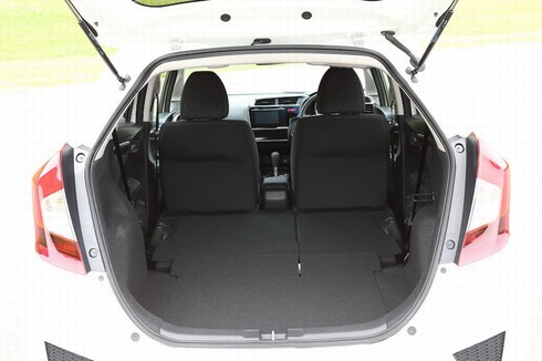 Chiếc xe tốt nhất Nhật Bản 2013: Honda Fit - ảnh 7