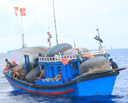 Quân dân đảo Song Tử Tây, Trường Sa an toàn sau bão Haiyan - ảnh 1