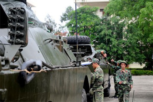 Xe bọc thép sẵn sàng cứu dân trong siêu bão Haiyan - ảnh 1