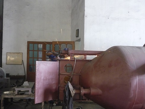 Thăm xưởng lắp tàu ngầm mini Trường Sa trước giờ 'hạ thủy' - ảnh 6