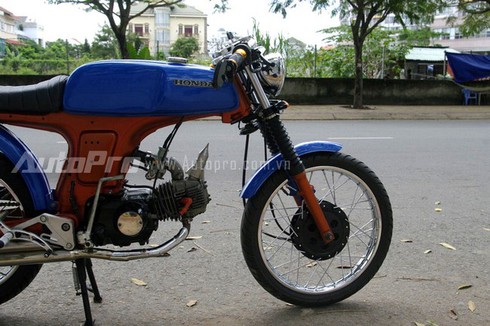 Dân chơi Sài thành độ Honda 67 thành xe café racer 12