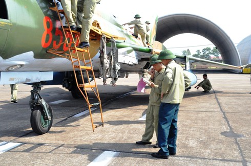 Cận cảnh tiêm kích bom Su - 22 tại Trung đoàn 921, không quân VN - ảnh 3
