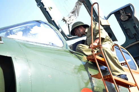 Cận cảnh tiêm kích bom Su - 22 tại Trung đoàn 921, không quân VN - ảnh 4