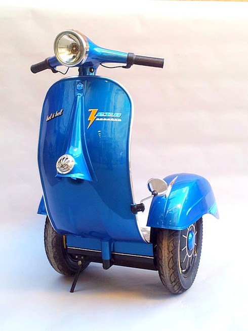 Xe tự cân bằng phiên bản Vespa đầu tiên trên thế giới 1