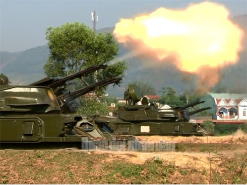 Quân chủng PK-KQ diễn tập bắn đạn thật pháo phòng không (Clip) - ảnh 2