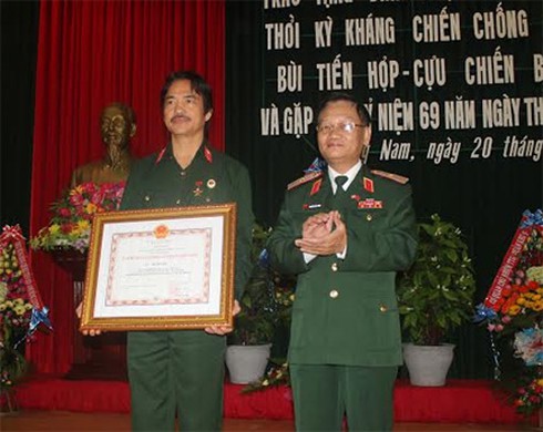 Phong tặng Anh hùng cho dũng sĩ xe thiết giáp thời chống đế quốc Mỹ - ảnh 1