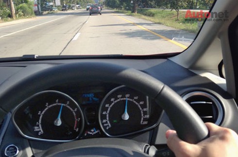 Những con đường ở Thái Lan rất an toàn để chạy tốc độ cao