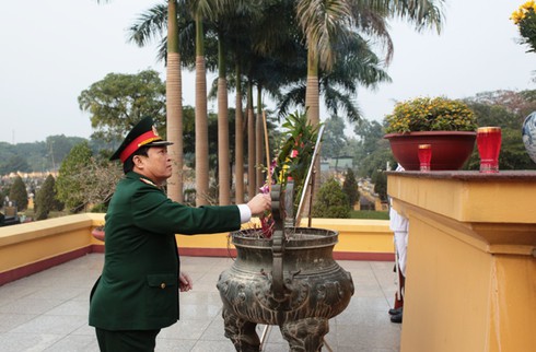 Ảnh các tướng lĩnh Việt Nam viếng Đại tướng Nguyễn Chí Thanh - ảnh 2