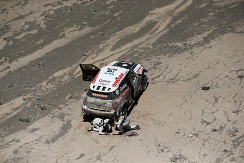 Những hình ảnh đẹp nhất cuộc đua Dakar Rally 2014 - ảnh 26