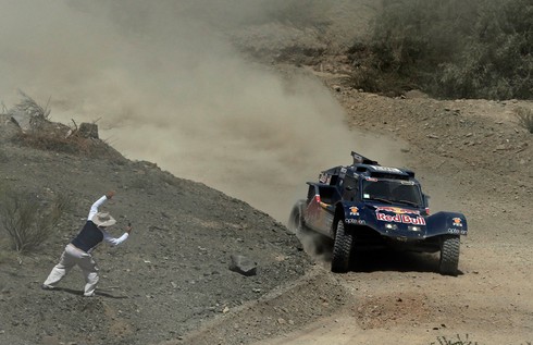 Những hình ảnh đẹp nhất cuộc đua Dakar Rally 2014 - ảnh 33