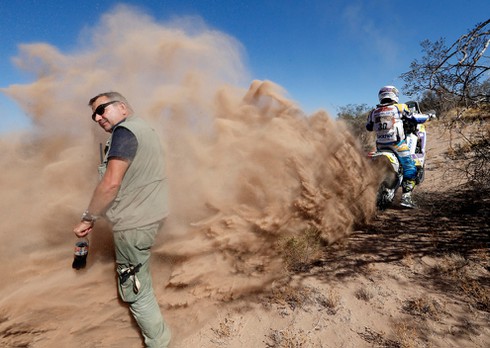 Những hình ảnh đẹp nhất cuộc đua Dakar Rally 2014 - ảnh 35