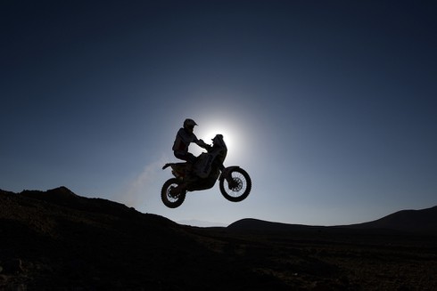 Những hình ảnh đẹp nhất cuộc đua Dakar Rally 2014 - ảnh 36