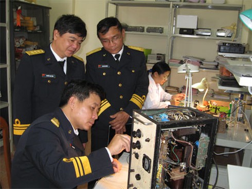 Hải, lục, không quân VN trang bị nhiều vũ khí mới - ảnh 1